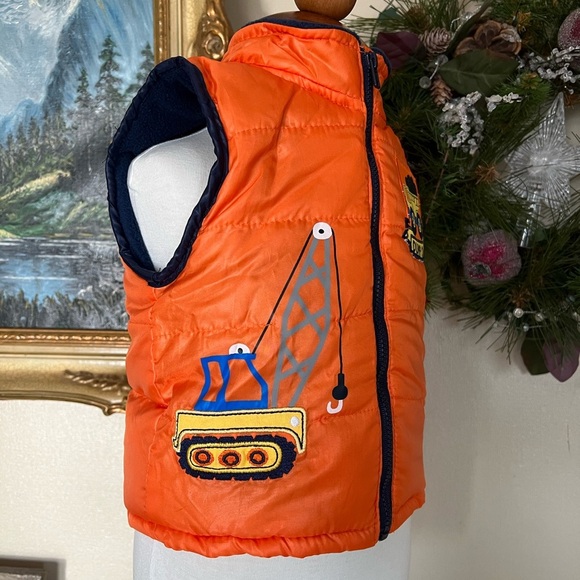 Dump Truck Excavator Lined
Puffer Vest 18 Months - Picture 6 of 6